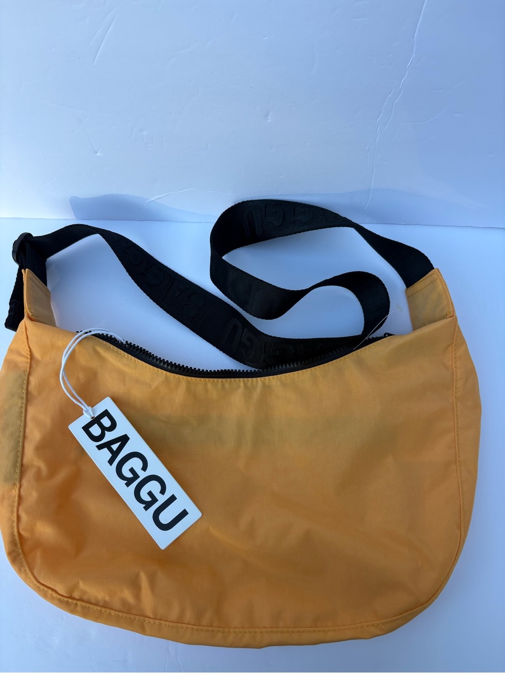NWT BAGGU Medium Crescent Bag - Marigold - Picture 3 of 12